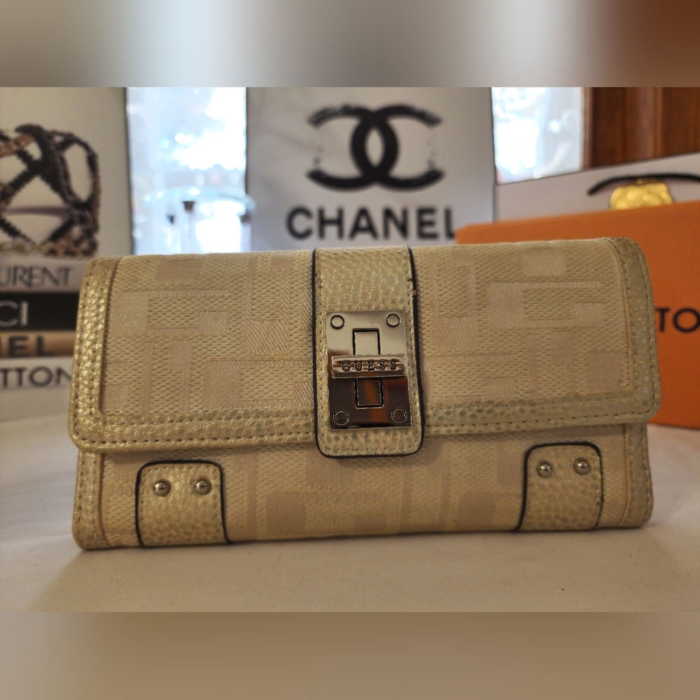 Guess Bifold Wallet